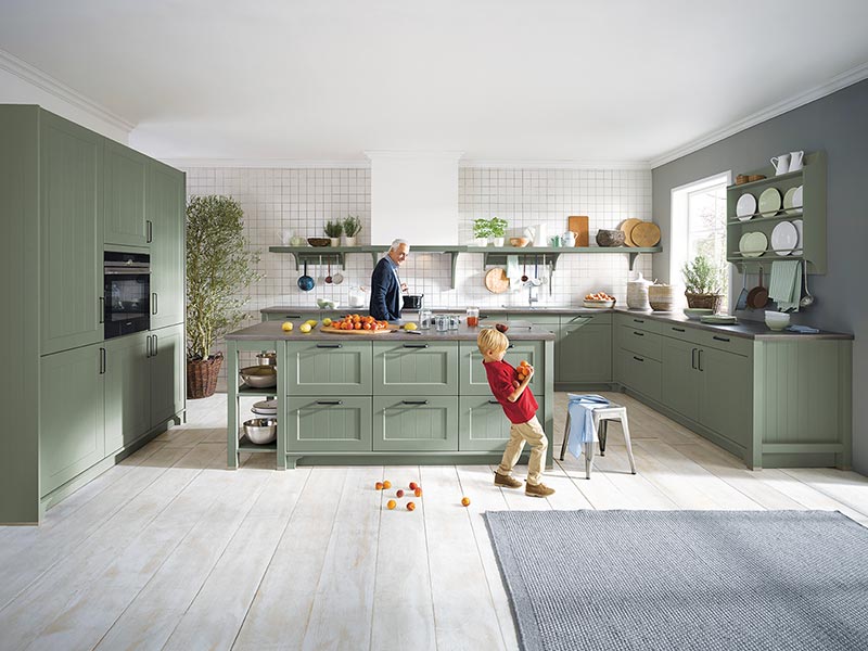 Küche Landhaus modern grün Kücheninsel﻿