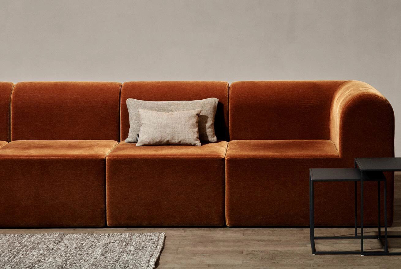 Blomus Sofa-Couch. Groß gemütlich und zum Schlafen geeignet. Online bei Wohn Schick anzusehen 